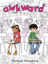 Livro - Awkward 1 - BOOKAZINE - CHMAKOVA, SVETLANA Livro - Awkward 1 - BOOKAZINE - CHMAKOVA, SVETLANA