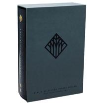 Livro - Bíblia de Estudo Thomas Nelson NVI, Letra tradicional, Fonte Leitura Perfeita, com mapas e mais de 50 mil recursos, Capa luxo Preta - Thomas Nelson Brasil