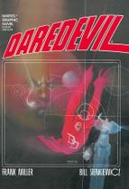 Livro - Demolidor: Amor e Guerra (Marvel Graphic Novel)