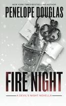 Livro Fire Night: Uma novela de férias na noite do diabo