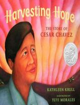 Livro - Harvesting Hope - The Story Of Cesar Chavez