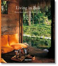 Livro - Living in Bali