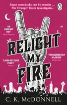 Livro Penguin Relight My Fire: The Stranger Times Vol 4 Livro Penguin Relight My Fire: The Stranger Times Vol 4