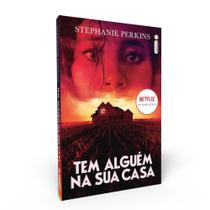 Livro - Tem Alguém Na Sua Casa