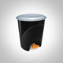 Lixeira com Pedal 12 Litros Preta Compacta para Banheiro Cozinha Lavanderia e Escritório Lixeira com Pedal 12 Litros Preta Compacta para Banheiro Cozinha Lavanderia e Escritório