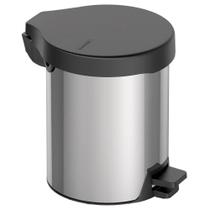 Lixeira com Pedal New Tramontina em aço inox com acabamento polido 5 L 94538705 Lixeira com Pedal New Tramontina em aço inox com acabamento polido 5 L 94538705