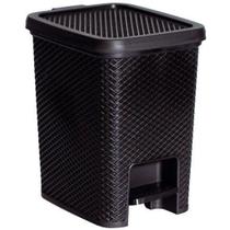 Lixeira com pedal preto Linea 12 litros - Paramount Lixeira com pedal preto Linea 12 litros - Paramount