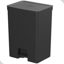 Lixeira de pedal trium ou 50l preta com tampa fechada cozinha e escritório Lixeira de pedal trium ou 50l preta com tampa fechada cozinha e escritório