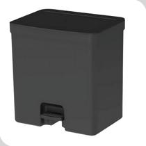 Lixeira pedal 20l ou trium preta com tampa fechada e anel para saco lixo