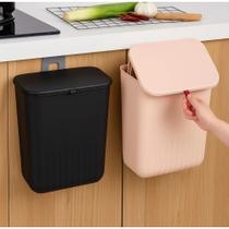 Lixeira Suspensa 9 Litros + Alça de Pendurar e Adesivos C259