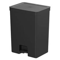 Lixeira Trium OU com Pedal 50 Litros Preta Lixeira Trium OU com Pedal 50 Litros Preta