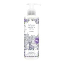 Loção corporal Woods of Windsor Floral com aroma de lavanda 250ml Loção corporal Woods of Windsor Floral com aroma de lavanda 250ml