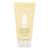 Loção hidratante com SPF 50 Clinique Dramaticamente Diferente 50mL