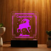 Luminária Abajur Signo Capricórnio LED Rosa Luminária Abajur Signo Capricórnio LED Rosa