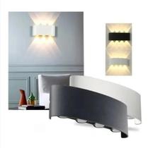 Luminaria Arandela 6 Leds Meia Lua 9W Bivolt Externa Preta Luminaria Arandela 6 Leds Meia Lua 9W Bivolt Externa Preta