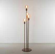 Luminária chão retrô minimalista 4 hastes metálicas slim 4 alturas p/4 lâmpadas 1,35m