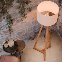 Luminária classic moderna de chão com cúpula de linho off/white/pes nature para sala