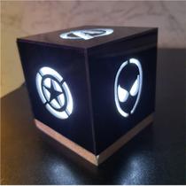 LUMINÁRIA CUBO MARVEL VINGADORES - 9,5cm x 9,5cm