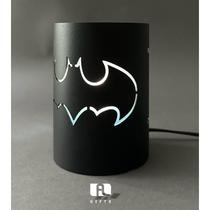 Luminária de Aço 10x14 Preto Lixa 127/220 Batman Luminária de Aço 10x14 Preto Lixa 127/220 Batman