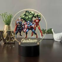 Luminaria de acrilico de led infantil personalizada com nome tema super herois colorido decorativa