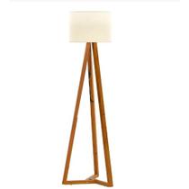 Luminária de Chão Classic com Pés de Madeira Tebarrot Cor Off White Nature Luminária de Chão Classic com Pés de Madeira Tebarrot Cor Off White Nature