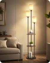 Luminária de chão GOEBLESON 180 cm com 3 cúpulas de linho e prateleiras Luminária de chão GOEBLESON 180 cm com 3 cúpulas de linho e prateleiras