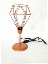 Luminária De Mesa- Abajur Aramado Haste Cobre Total Luminária De Mesa- Abajur Aramado Haste Cobre Total