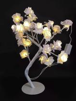 Luminária de Mesa Árvore com 24 Rosas LEDs Fixos - Bivolt