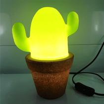 Luminária De Mesa Cactus Verde Para Decorar E Iluminar Lâmpada Cor Branca C1034