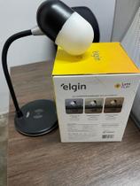 Luminária de mesa carrega celular por indução e com 3 tonalidades