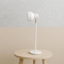 Luminária de Mesa Cate Com Cúpula Articulada Luminária de Mesa Cate Com Cúpula Articulada