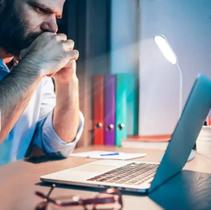 Luminária De Mesa Sem Fio Touch screen Led bateria recarregavel 3 regulagem de luz - Opsshopping