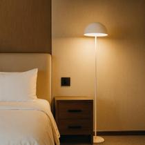 Luminária de Piso Komaco Com Cúpula Fixa Luminária de Piso Komaco Com Cúpula Fixa