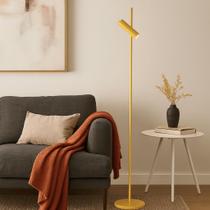 Luminária de Piso Sofhie Dourada com Cúpula Articulada - Edição Especial Luminária de Piso Sofhie Dourada com Cúpula Articulada - Edição Especial