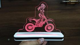 Luminária Decorativa com LED Motocross Feminino