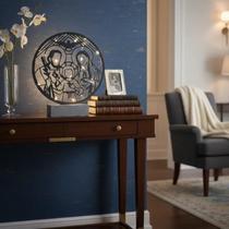 Luminária decorativa Led vazado decoração vitral sagrada família Jesus Nossa Senhora 20cm