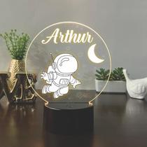 Luminaria em acrilico de led infantil personalizada com nome tema astronauta 7 cores decorativa mesa ou escrivania