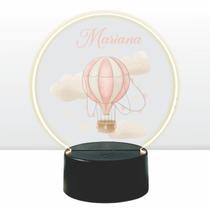 Luminaria em acrilico de led infantil personalizada com nome tema balao de ar quente colorido decorativa mesa