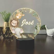 Luminaria em acrilico de led infantil personalizada com nome tema safari colorido decorativa mesa ou escrivania