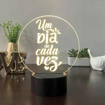 Luminaria em acrilico infantil de led com frase motivacional um dia de cada vez mesa ou escrivania Luminaria em acrilico infantil de led com frase motivacional um dia de cada vez mesa ou escrivania