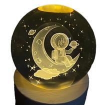 Luminária Led Globo De Vidro Lua 3D USB com Base de Madeira