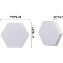 Luminária LED hexagonal de parede, material ABS PC. Luminária LED hexagonal de parede, material ABS PC.