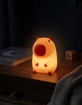 Luminária Led Infantil Noturna Suave Capivara Decorativa Fofo Luminária Led Infantil Noturna Suave Capivara Decorativa Fofo