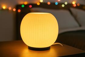 Luminária LED Moderna Design minimalista e sofisticado e Iluminação Suave Ideal como abajur de mesa, luminária decorativa ou luz de cabeceira