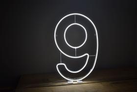 Luminária Led neon - Número 9 - com 3 efeitos de luz