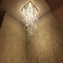 Luminária No Formato De Torre Para Vão De Escada