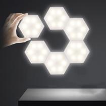 Luminaria Quantica Hexagonal LED RGB Controle Remoto Luminaria Quantica Hexagonal LED RGB Controle Remoto