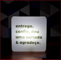 Luminária Slim Box Entrego e Agradeço Luminária Slim Box Entrego e Agradeço