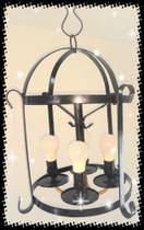 Lustre em ferro estilo medieval redondo 4 bocas.