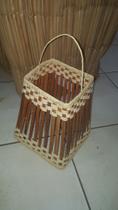 Lustre palha e bambu quadrado